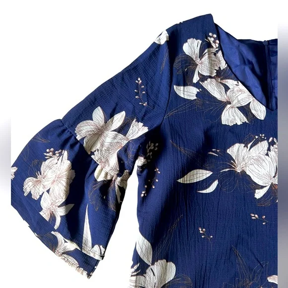 NWT BELONGSCI Womens V-Neck Bell Sleeve Shift Dress Mini Dress Navy Size Large - Picture 3 of 12